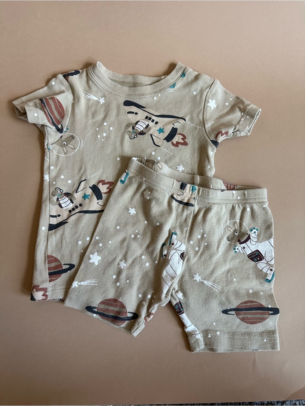 Toddler 2T 2-Piece T-Shirt & Shorts Pajama Set Space Astronaut Print Carter’s